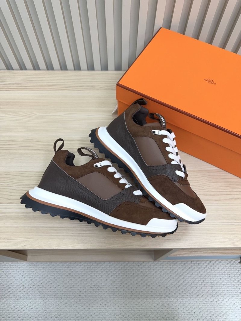 H**me5 sneaker